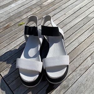 Tanner Platform Sandal